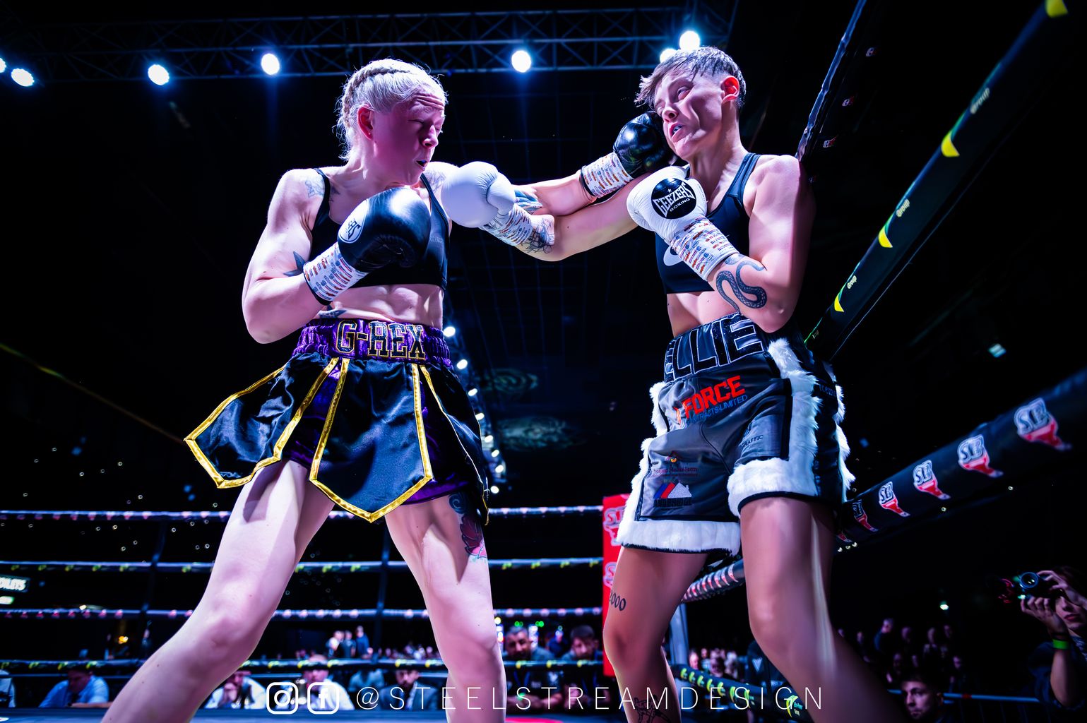 Ellie Hellewell vs Amy Greatorex